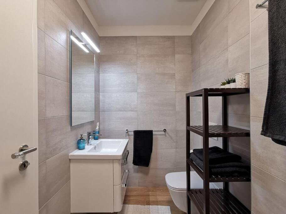 Experience The Loft! Loft 18, Downtown, Near The Lake Free Parking Available Lugano Esterno foto