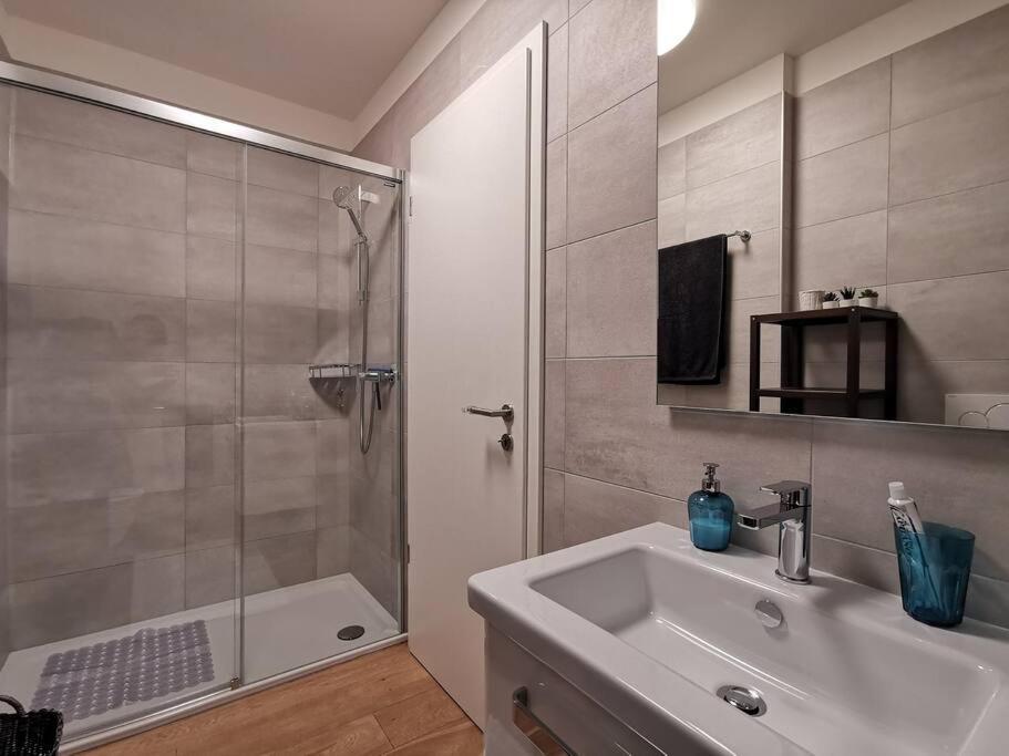 Experience The Loft! Loft 18, Downtown, Near The Lake Free Parking Available Lugano Esterno foto